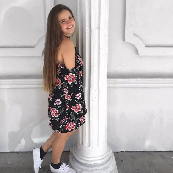 Meet your Posher, Rachel - Picture 1 of 1